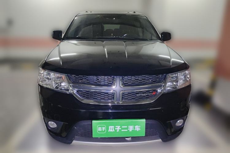 Used Dodge Journey 2013 2.4L Two-Wheel Drive Luxury Version Front