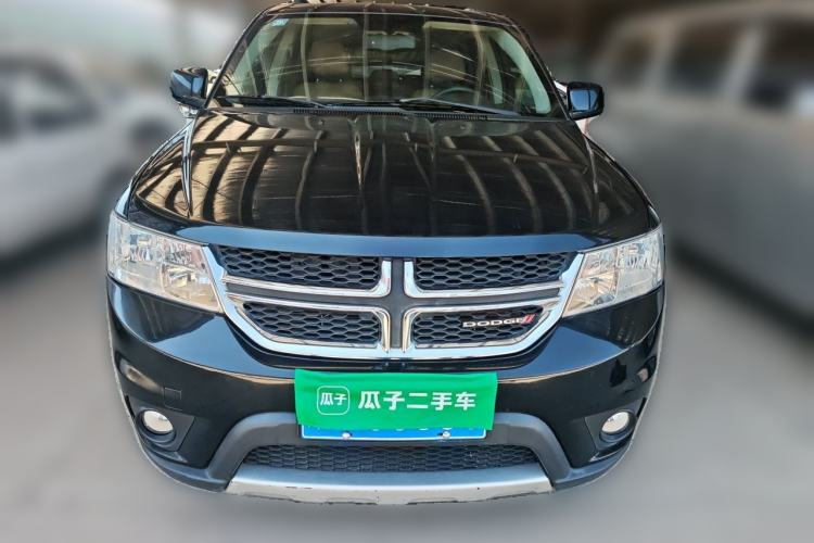 Used Dodge Journey 2013 2.4L Two-Wheel Drive Luxury Version Front