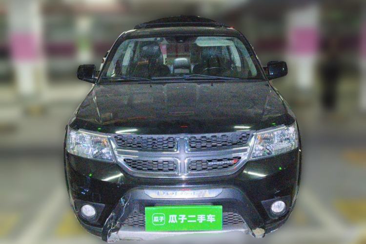 Used Dodge Journey 2013 2.4L Two-Wheel Drive Luxury Version Front