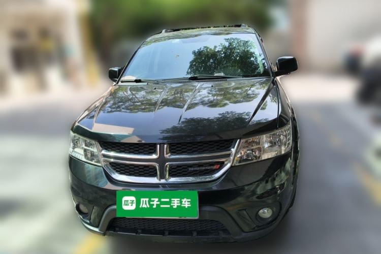 Used Dodge Journey 2013 2.4L Two-Wheel Drive Luxury Version Front