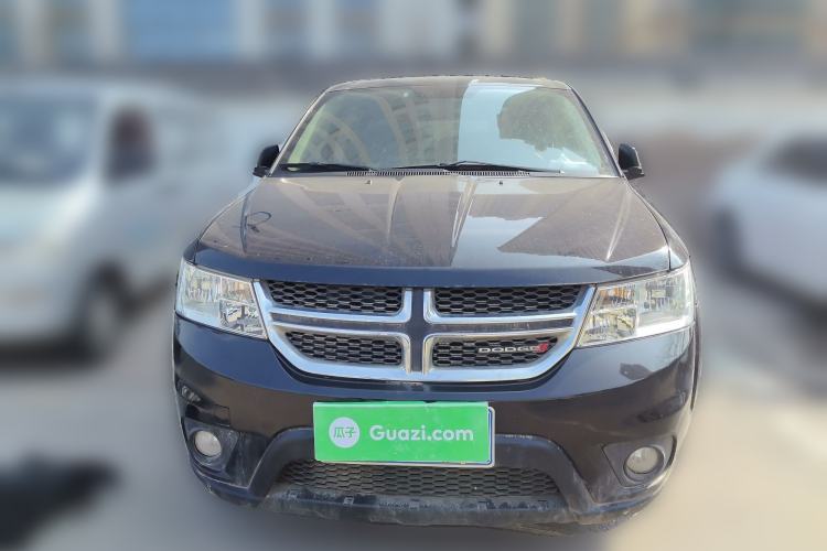 Used Dodge Journey 2013 2.4L Two-Wheel Drive Luxury Version Front