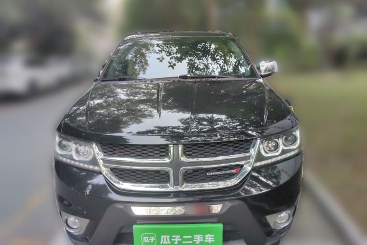 Used Dodge Journey 2013 2.4L Two-Wheel Drive Luxury Version Front