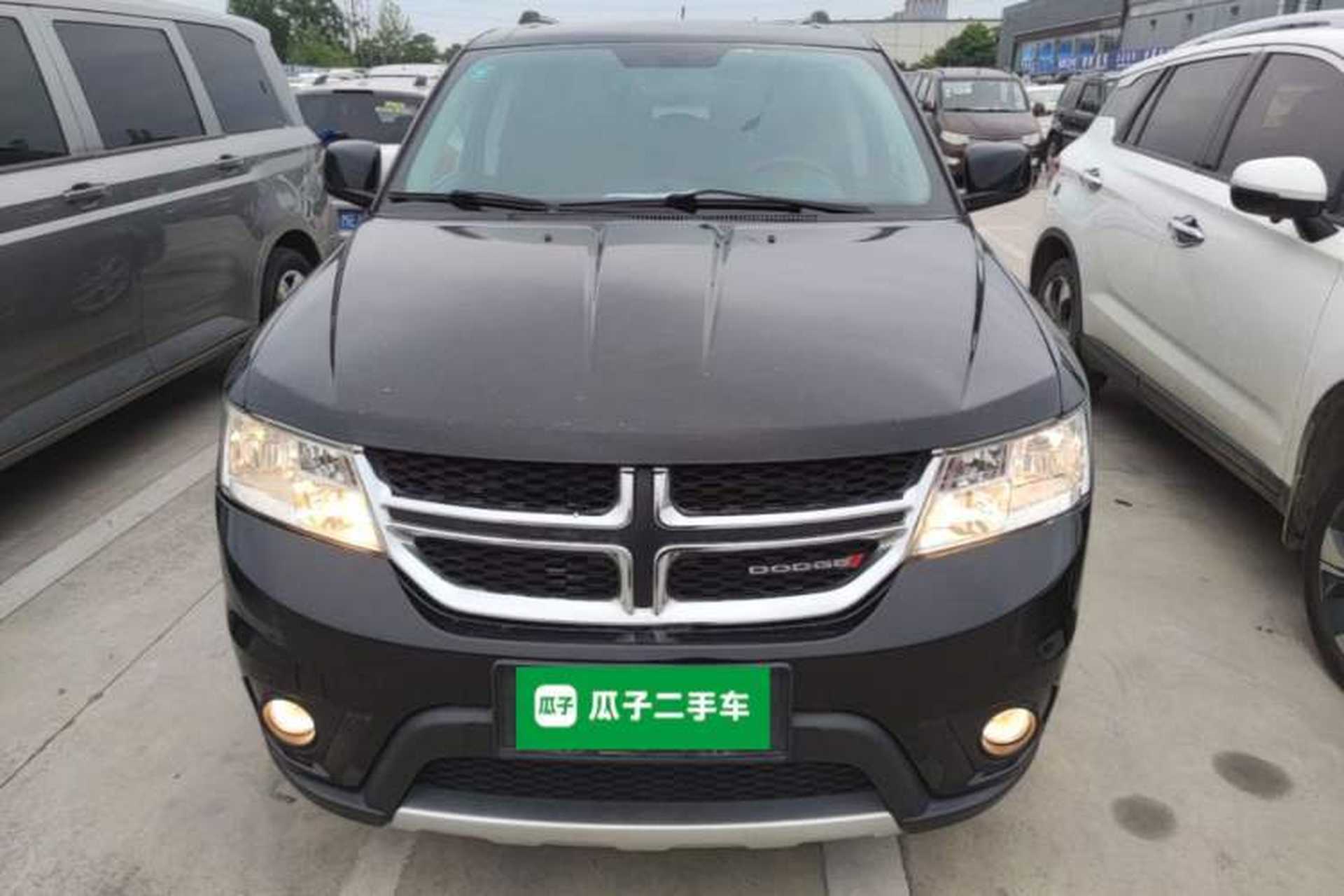 Used Dodge Journey 2013 2.4L Two-Wheel Drive Luxury Version Front