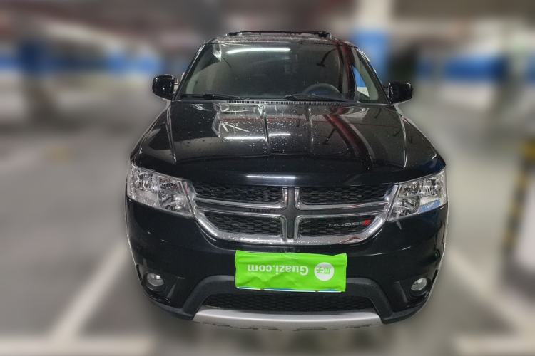 Used Dodge Journey 2013 2.4L Two-Wheel Drive Luxury Version Front