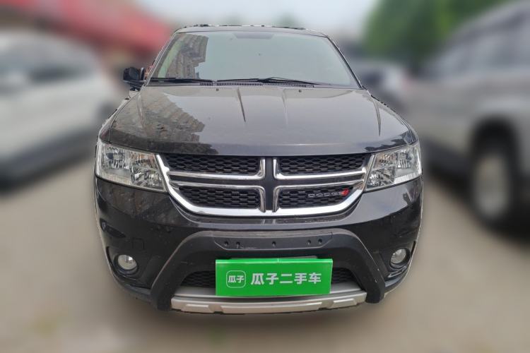 Used Dodge Journey 2013 2.4L Two-Wheel Drive Luxury Version Front