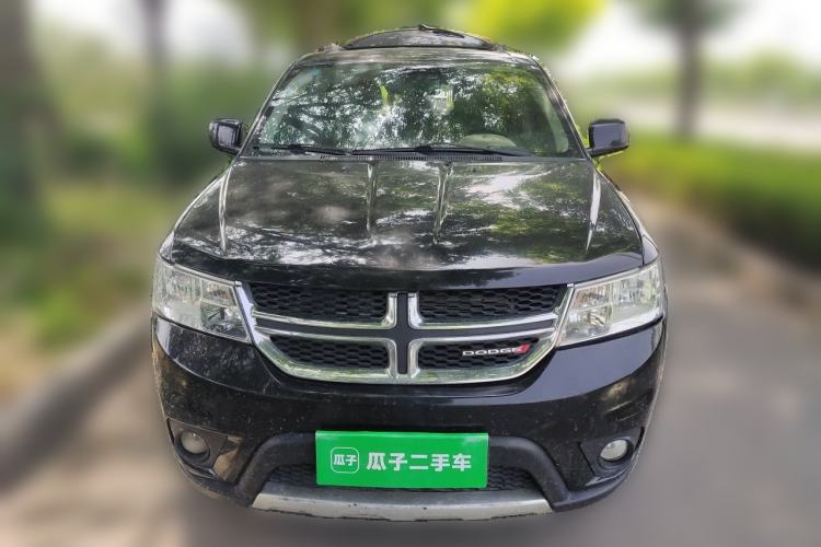 Used Dodge Journey 2013 2.4L Two-Wheel Drive Luxury Version Front