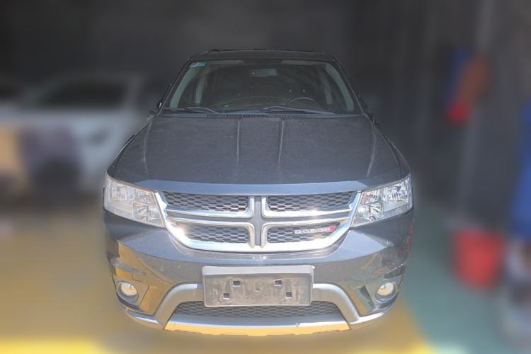 Used Dodge Journey 2013 2.4L Two-Wheel Drive Luxury Version Front