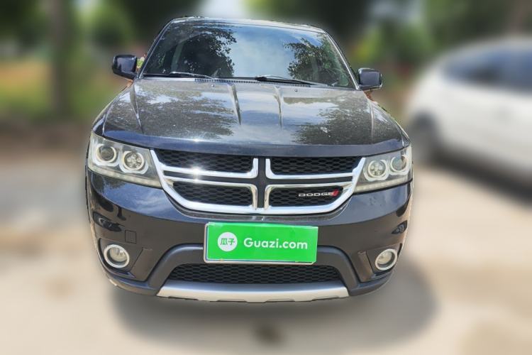 Used Dodge Journey 2013 2.4L Two-Wheel Drive Luxury Version Front