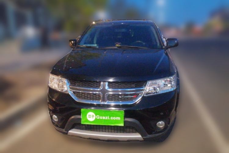 Used Dodge Journey 2013 2.4L Two-Wheel Drive Luxury Version Front