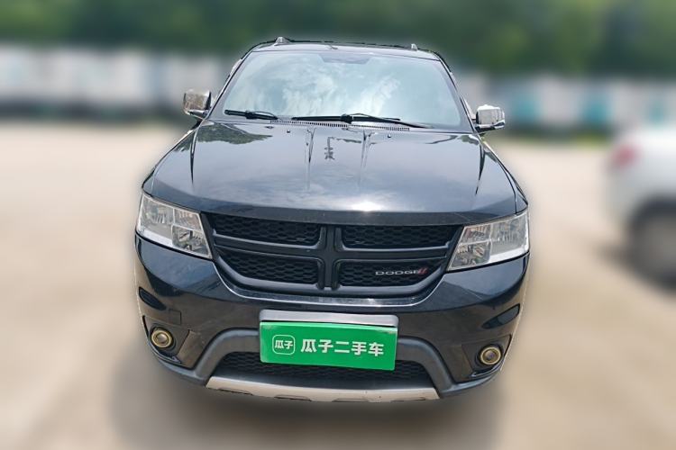 Used Dodge Journey 2013 2.4L Two-Wheel Drive Luxury Version Front