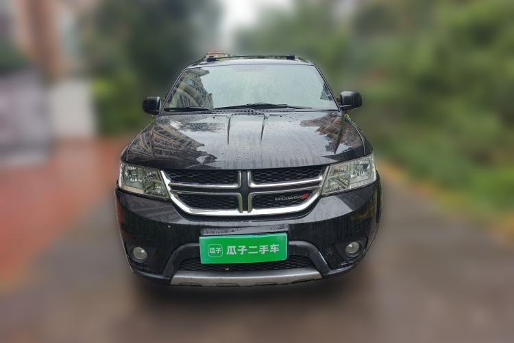 Used Dodge Journey 2013 2.4L Two-Wheel Drive Luxury Version Front