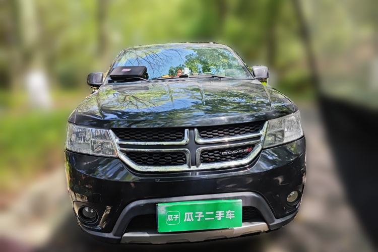 Used Dodge Journey 2013 2.4L Two-Wheel Drive Luxury Version Front