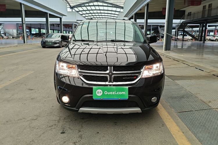 Used Dodge Journey 2013 2.4L Two-Wheel Drive Luxury Version Front