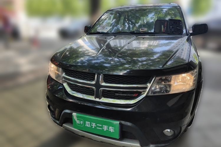 Used Dodge Journey 2013 2.4L Two-Wheel Drive Luxury Version Front