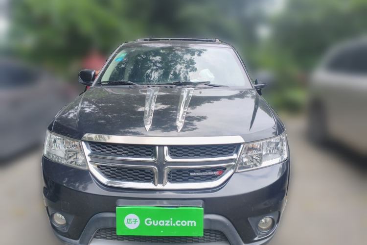 Used Dodge Journey 2013 2.4L Two-Wheel Drive Luxury Version Front