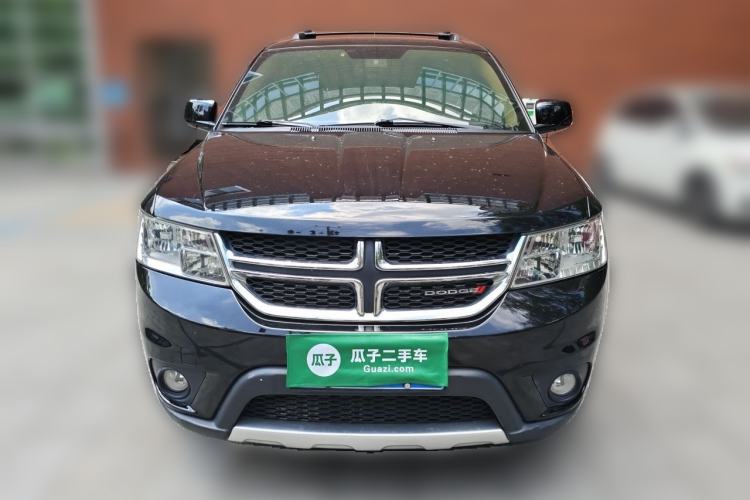 Used Dodge Journey 2013 2.4L Two-Wheel Drive Luxury Version Front