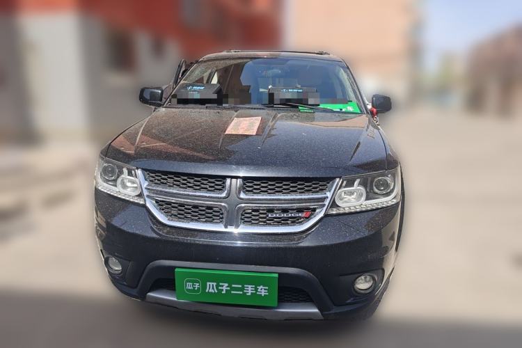 Used Dodge Journey 2013 2.4L Two-Wheel Drive Luxury Version Front