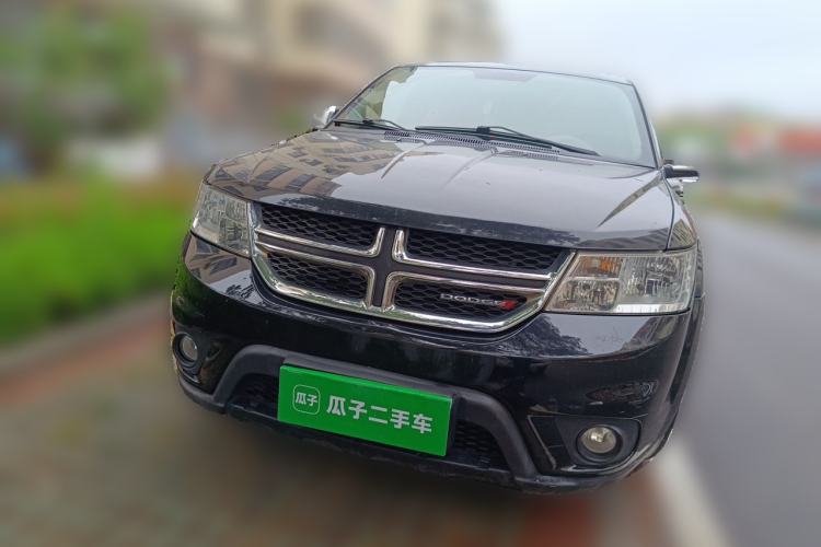 Used Dodge Journey 2013 2.4L Two-Wheel Drive Luxury Version Front