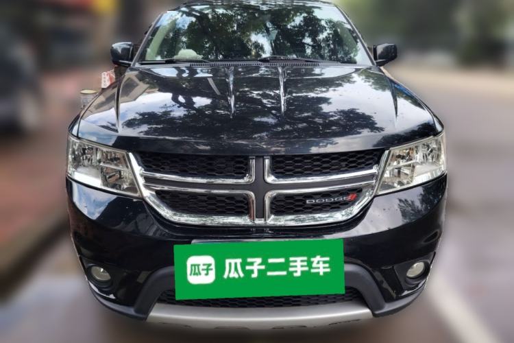Used Dodge Journey 2013 2.4L Two-Wheel Drive Luxury Version Front