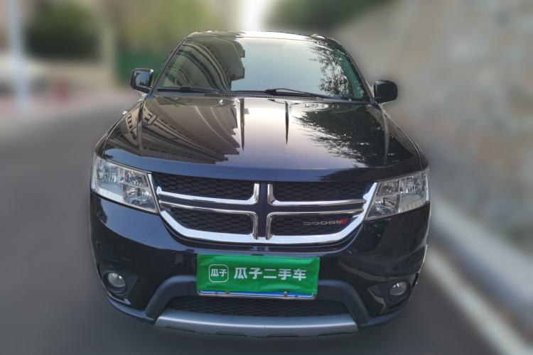 Used Dodge Journey 2013 2.4L Two-Wheel Drive Luxury Version Front