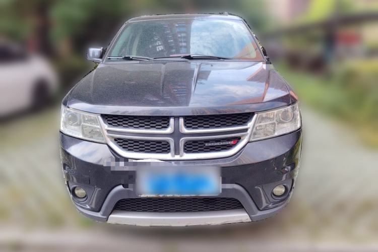 Used Dodge Journey 2013 2.4L Two-Wheel Drive Luxury Version Front