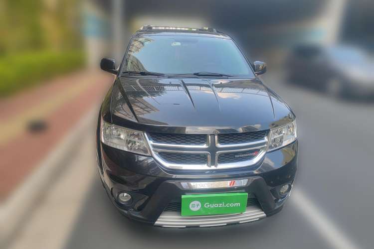 Used Dodge Journey 2013 2.4L Two-Wheel Drive Luxury Version Front