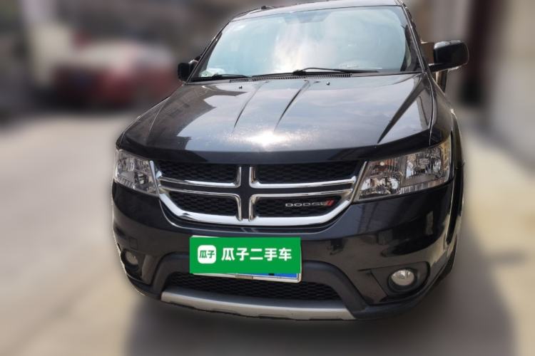 Used Dodge Journey 2013 2.4L Two-Wheel Drive Luxury Version Front