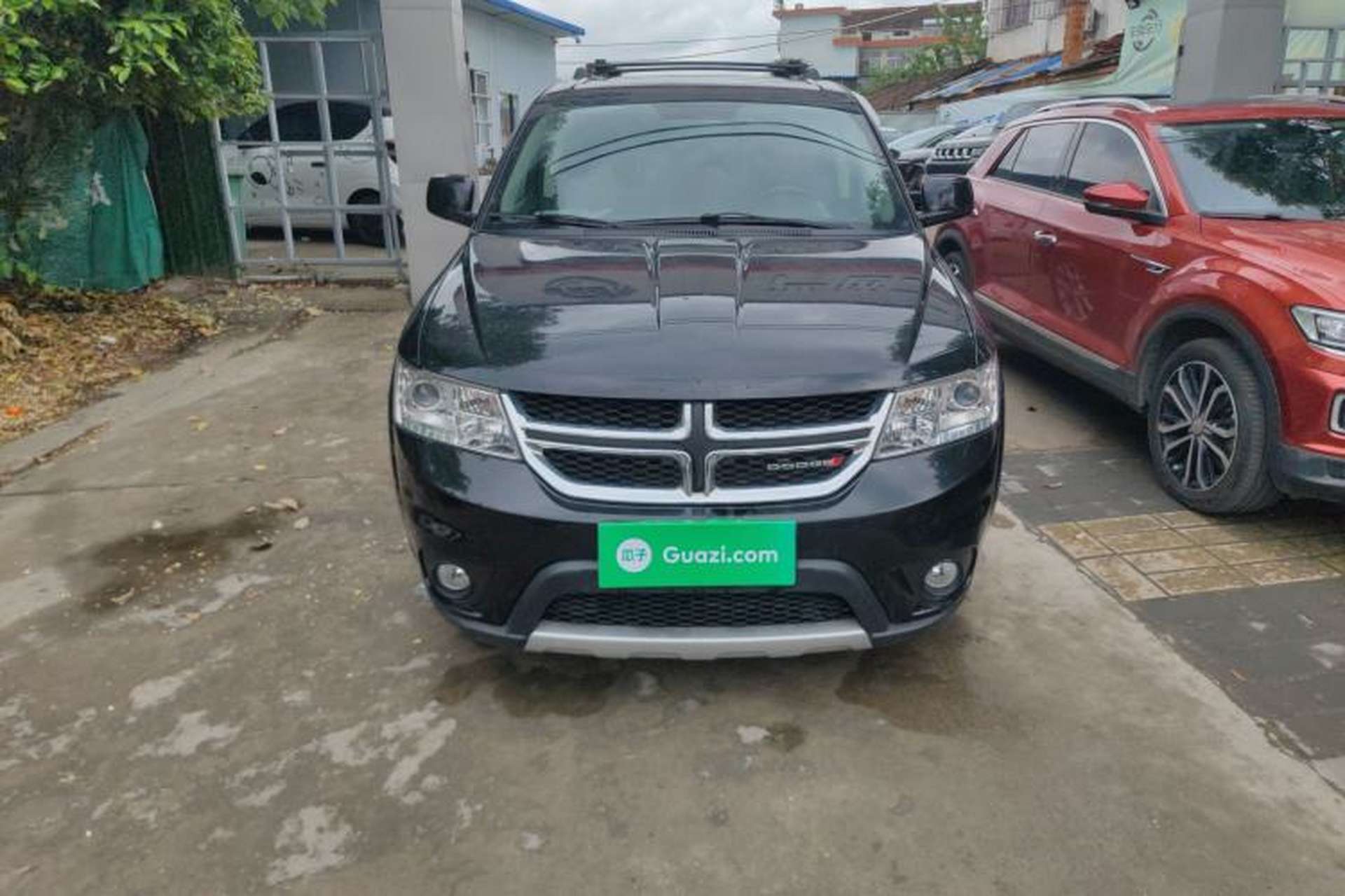 Used Dodge Journey 2013 2.4L Two-Wheel Drive Luxury Version Front