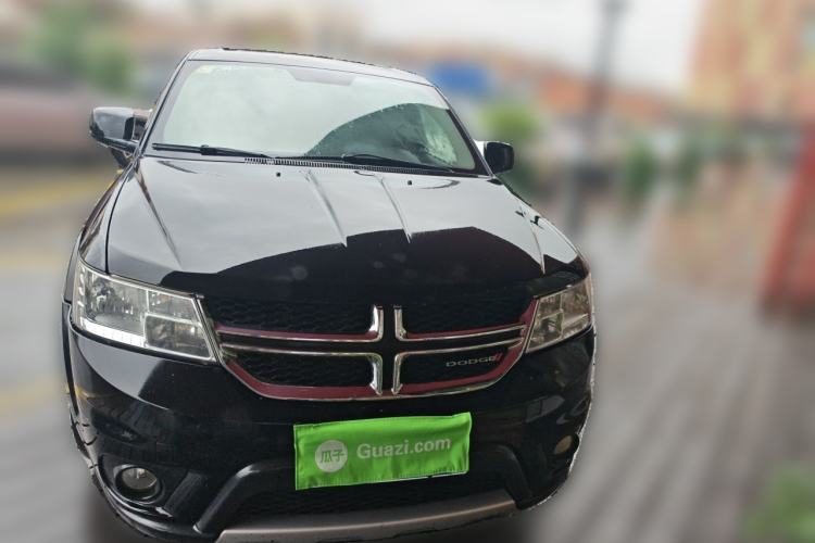 Used Dodge Journey 2013 2.4L Two-Wheel Drive Luxury Version Front