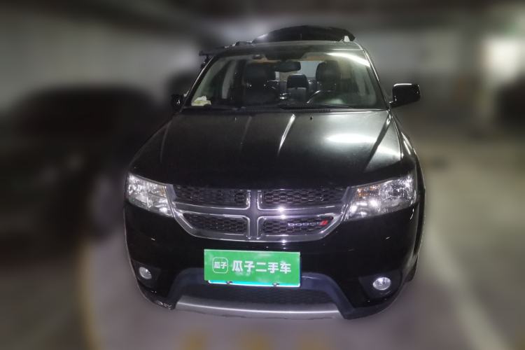 Used Dodge Journey 2013 2.4L Two-Wheel Drive Luxury Version Front