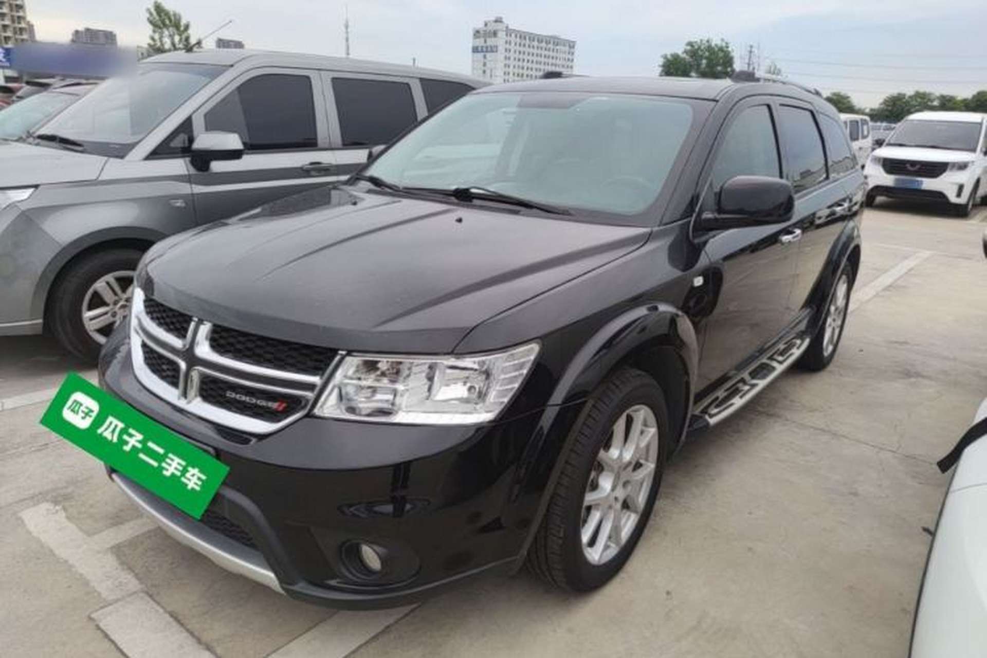 Used Dodge Journey 2013 2.4L Two-Wheel Drive Luxury Version Front Left 45 Deg