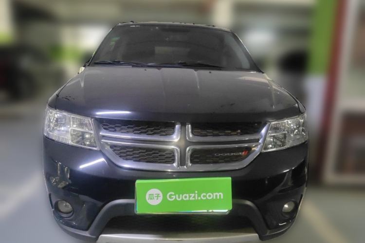 Used Dodge Journey 2013 2.4L Two-Wheel Drive Luxury Version Front