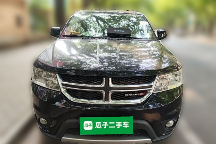 Used Dodge Journey 2013 2.4L Two-Wheel Drive Luxury Version Front