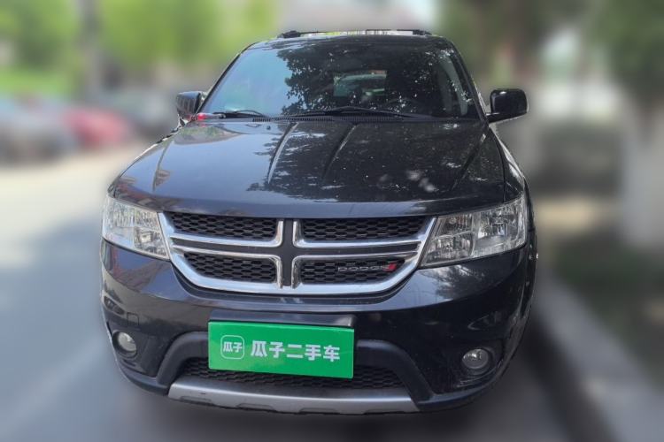 Used Dodge Journey 2013 2.4L Two-Wheel Drive Luxury Version Front