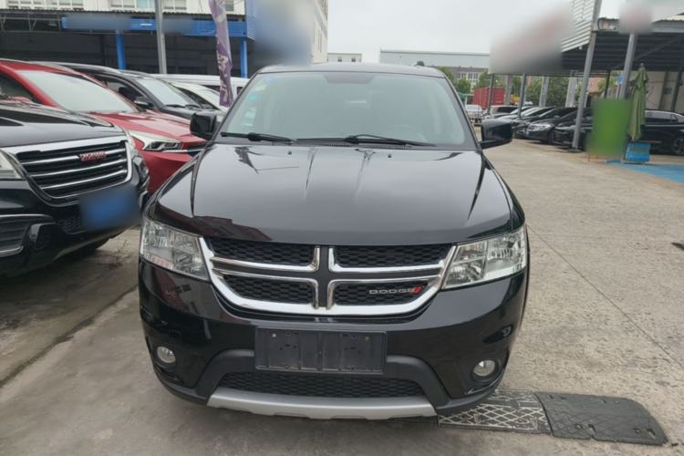 Used Dodge Journey 2013 2.4L Two-Wheel Drive Luxury Version Front