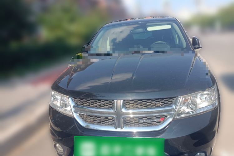 Used Dodge Journey 2013 2.4L Two-Wheel Drive Luxury Version Front