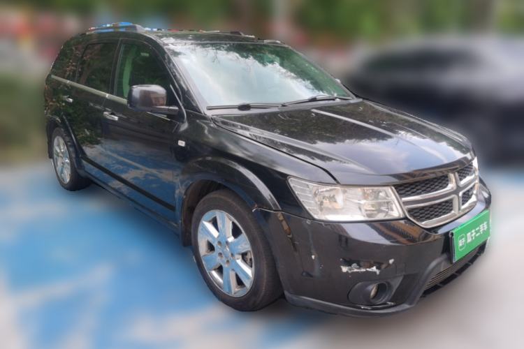 Used Dodge Journey 2013 2.4L Two-Wheel Drive Luxury Version Front Right 45 Deg