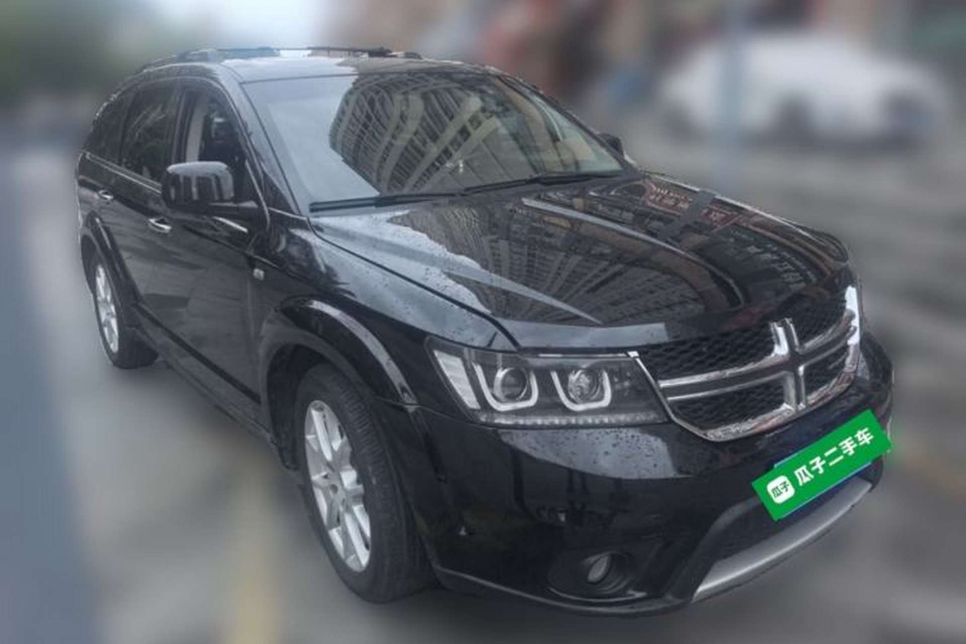 Used Dodge Journey 2013 2.4L Two-Wheel Drive Luxury Version Front Right 45 Deg