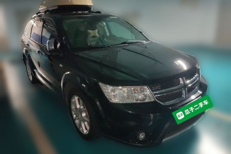 Used Dodge Journey 2013 2.4L Two-Wheel Drive Luxury Version Front Right 45 Deg