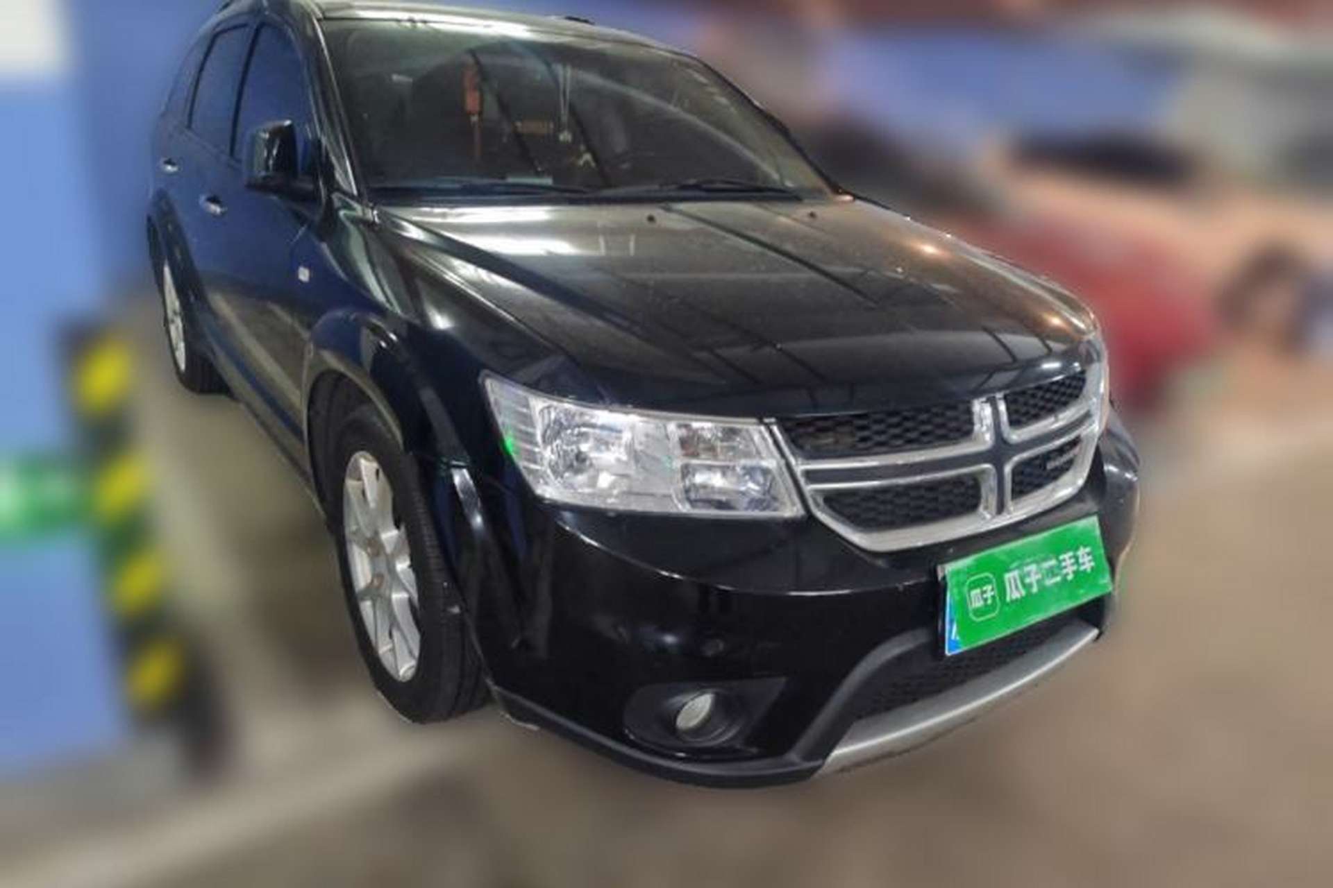 Used Dodge Journey 2013 2.4L Two-Wheel Drive Luxury Version Front Right 45 Deg