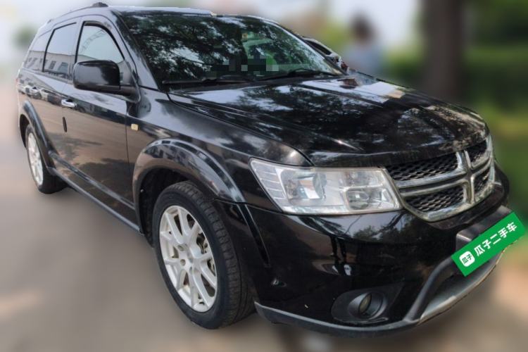 Used Dodge Journey 2013 2.4L Two-Wheel Drive Luxury Version Front Right 45 Deg