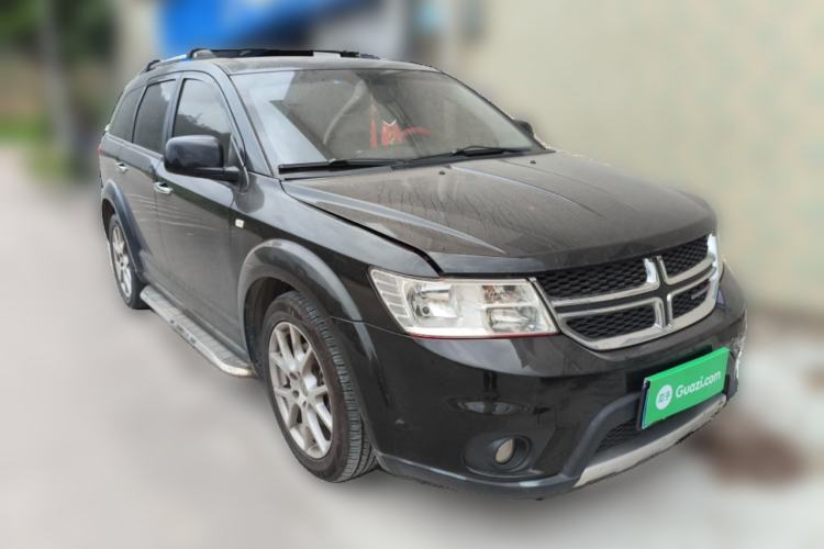 Used Dodge Journey 2013 2.4L Two-Wheel Drive Luxury Version Front Right 45 Deg