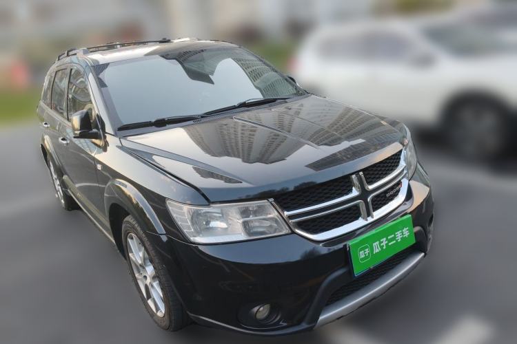 Used Dodge Journey 2013 3.6L Four-Wheel Drive Flagship Edition Front Right 45 Deg