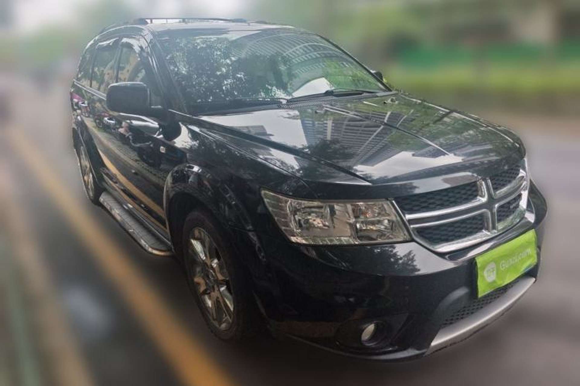 Used Dodge Journey 2013 2.4L Two-Wheel Drive Luxury Version Front Right 45 Deg