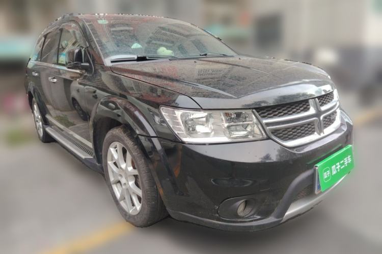 Used Dodge Journey 2013 2.4L Two-Wheel Drive Luxury Version Front Right 45 Deg