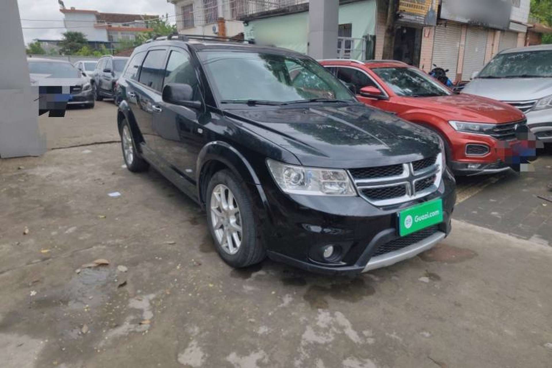 Used Dodge Journey 2013 2.4L Two-Wheel Drive Luxury Version Front Right 45 Deg