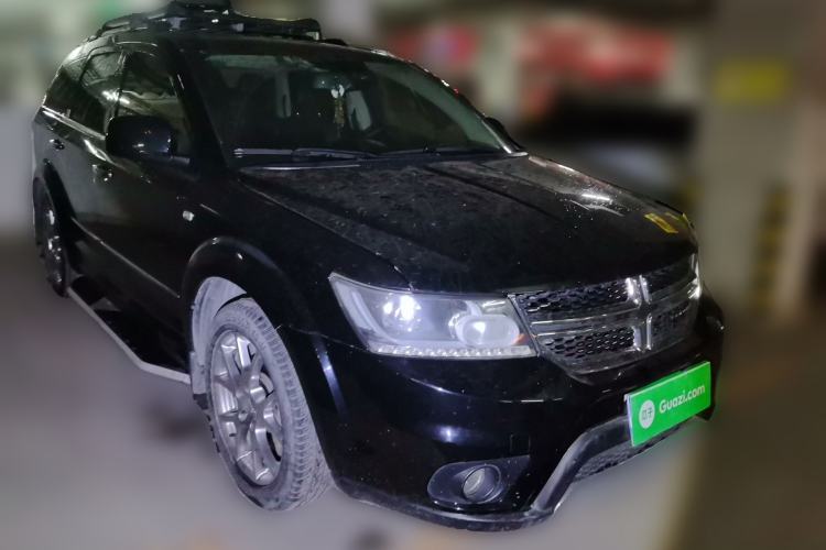 Used Dodge Journey 2013 3.6L Four-Wheel Drive Flagship Edition Front Right 45 Deg