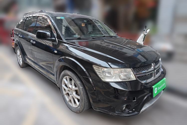 Used Dodge Journey 2013 2.4L Two-Wheel Drive Luxury Version Front Right 45 Deg