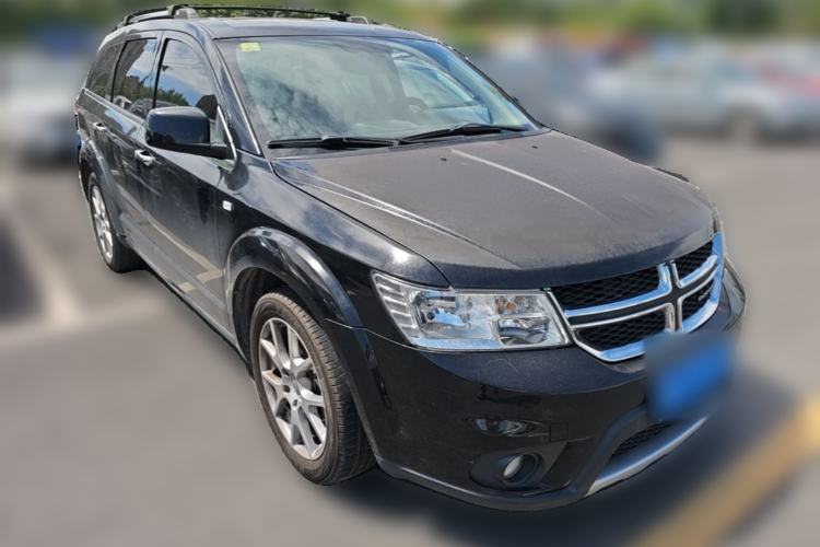 Used Dodge Journey 2013 2.4L Two-Wheel Drive Luxury Version Front Right 45 Deg