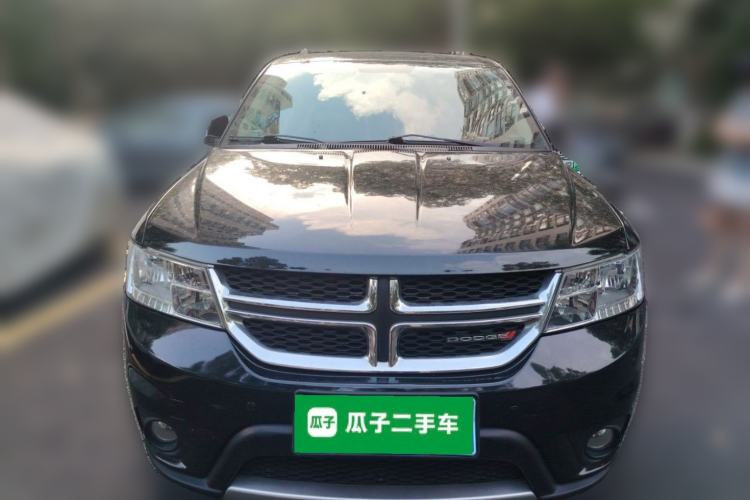 Used Dodge Journey 2013 2.4L Two-Wheel Drive Luxury Version Front